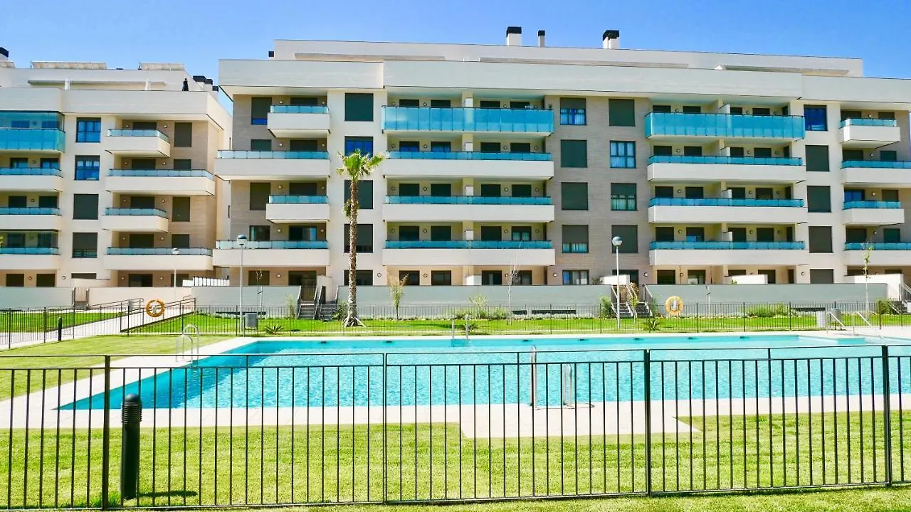 Playa Los Alamos, Descanso Y Ocio En Torremolinos
